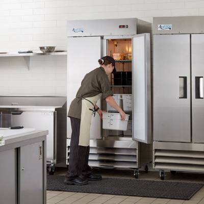 Avantco A-35R-HC 39 1/2" Solid Door Reach-In Refrigerator