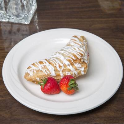 Libbey 950038261 Cascade 6 1/4" Ivory (American White) Round Medium Rim Flint Porcelain Plate