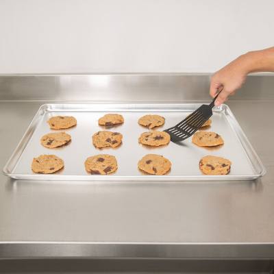 Vollrath 9003 Wear-Ever Full Size 19 Gauge 18" x 26" Wire-in-Rim Aluminum Sheet Pan