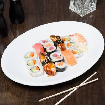 Libbey 840-540R-15 Porcelana Rolled Edge Coupe Platter 15 1/4" x 11 1/4" Bright White Oval Porcelain