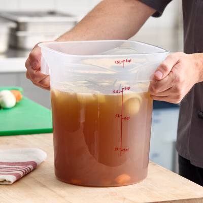 Cambro CamRounds™ FreshPro 8 Qt. Translucent Round Polypropylene Food Storage Container